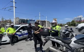 Taksim’de ceza kesilen vatandaş: “Bana ceza işlemez ama siz yine de cezanızı yazın”
