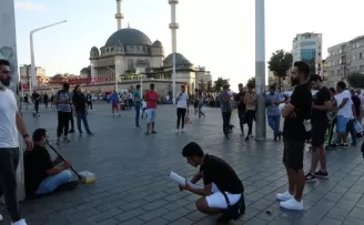 Taksim’de korkutan kalabalık
