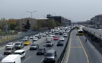 Tam kapanma öncesi İstanbul’da trafik yoğunluğu
