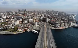 Tam kapanmanın ilk gününde İstanbul turistlere kaldı
