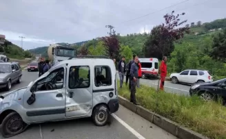 Tatbikat dönüşü kazaya müdahale ettiler
