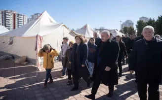 TBMM Başkanı Şentop çadır kenti ziyaret etti
