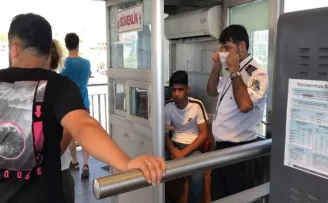 Tehditle cep telefonunu gasp eden şüpheli vatandaşlar tarafından yakalandı
