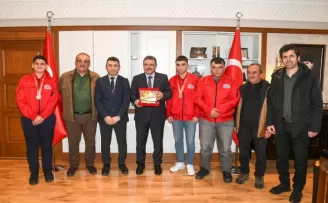 TEKNOFEST şampiyonlarından Başkan Genç’e ziyaret