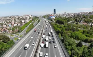 TEM Otoyolu’nda denetim yoğunluğu havadan görüntülendi
