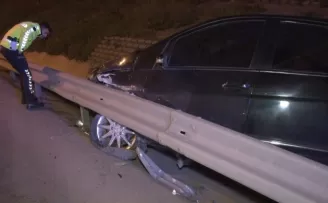 TEM otoyolunda kontrolü kaybeden sürücü su kanalına uçtu
