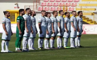 TFF 1. Lig: Tuzlaspor: 1 - Bursaspor: 3 (İlk yarı)
