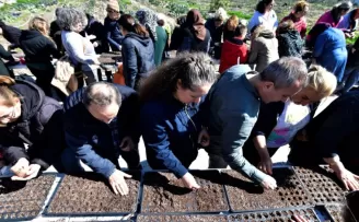 Toprak kadınlarla canlanıyor