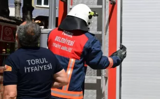 Torul İtfaiyesinden “yavru karga” operasyonu
