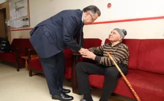 Trabzon’da Başkan Genç’ten huzurevi ziyareti