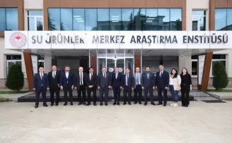 Trabzon’da Başkan Genç’ten Su Ürünleri Araştırma Enstitüsü’ne ziyaret