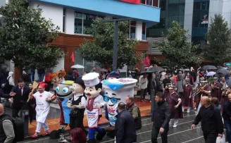 Trabzon’da Gastronomi Festivali’ne coşkulu kortej