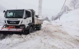 Trabzon’da karla mücadele çalışmaları sürüyor