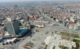 Turistlere kalan Taksim Meydanı havadan görüntülendi
