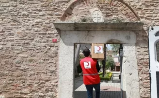 Türk Kızılay’ından Ermeni cemaatine yardım
