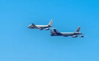 Türk uçaklarından ABD B-52’sine havada destek
