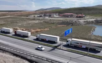 Türkiye’den İran’a ’şifa kervanı’ yola çıktı