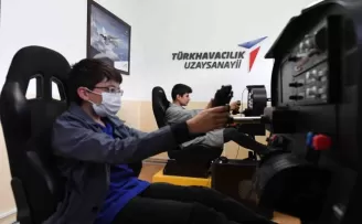TUSAŞ aviyonik, motor ve robotik kodlama ile öğrencileri geleceğe hazırlıyor
