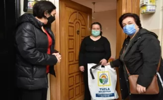 Tuzla Belediyesi beyaz baston hediye etti