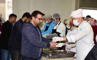 Tuzla’da iftar çadırı geleneği devam ediyor
