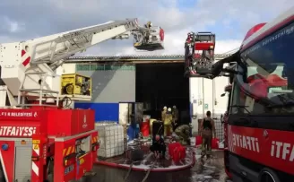 Tuzla’da korkutan fabrika yangını
