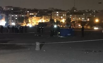 Bağcılar’da bir kişi açık alanda başından vurulmuş şekilde bulundu