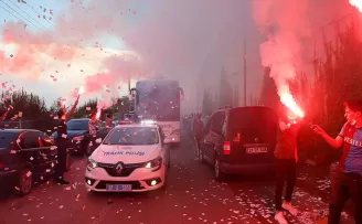Taraftar takımı meşale şovla stadyuma uğurlayacak