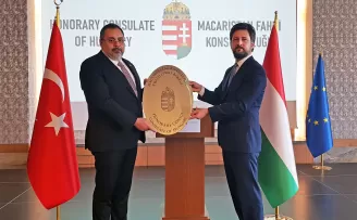 Macaristan Trabzon'a Fahri Konsolosluk açtı!