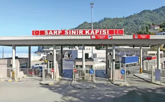Sarp Sınır Kapısı karşılıklı olarak yolcu trafiğine kapatıldı!