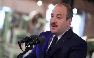 Bakan Varank: Otomobilde yarışa tam zamanında girdik!