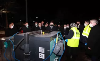 Üç bakan mobil solar sulama sisteminin prototipini inceledi
