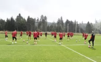 Ümit Milli Takım hazırlıklarını çift antrenman ile sürdürdü
