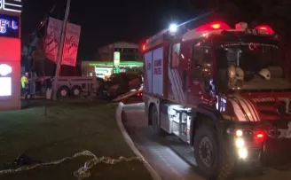 Ümraniye’de elektrik direğine çarpan otomobilin sürücüsü hayatını kaybetti
