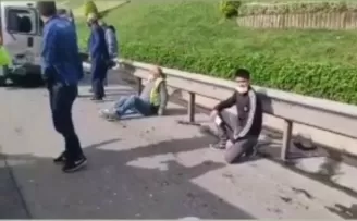 Ümraniye’de hafif ticari araç, minibüse çarptı: 2’si ağır 8 yaralı
