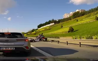 Ümraniye’de hatalı sollama kazaya neden oldu
