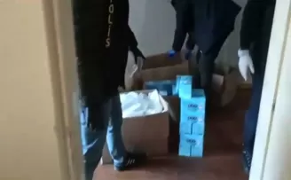 Ümraniye’de kaçak maske imalathanesine baskın
