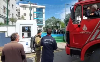 Ümraniye’de lisede yangın paniği
