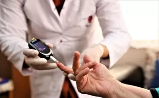 Ümraniye’de yaşlı bakım hizmetleri devam ediyor
