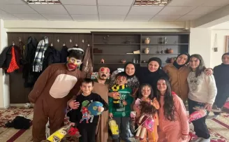 Üniversite öğrencileri, depremden etkilenen çocukları yalnız bırakmadı
