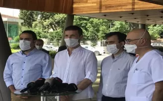 Ünlü şarkıcı Özen: “Araftayız diyebiliriz, hüznü ve sevinci  bir arada yaşıyoruz“
