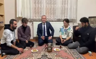 Üsküdar Belediyesi’nden üniversite öğrencilerine büyük destek
