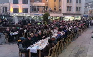 Uzunköprülüler büyük iftar sofrasında buluştu