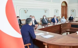 Vali Yerlikaya’dan “Kademeli mesai düzenlemesi“ toplantısı

