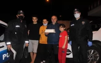 Vefa destek ekiplerinden şaka eşliğinde doğum günü sürprizi

