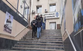 Yabancı uyruklu kadının çantasını çalan hırsızlar yakalandı
