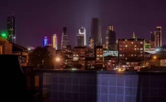 Yalnız kalan İstanbul sokakları gece görselliğiyle göz kamaştırdı
