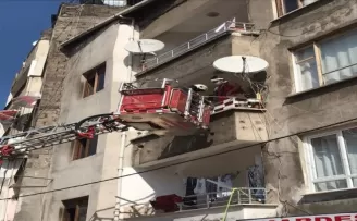 Yangında mahsur kalan 3 kişi kurtarıldı
