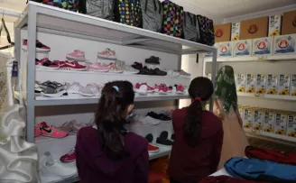 Yarım Elma Hayır Çarşısı’ndan bin 600 öğrenciye yardım
