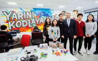 ‘Yarını Kodlayanlar’ gençleri yapay zekâ ile buluşturmaya devam ediyor
