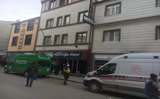Yaşlı adam otel odasında ölü bulundu
